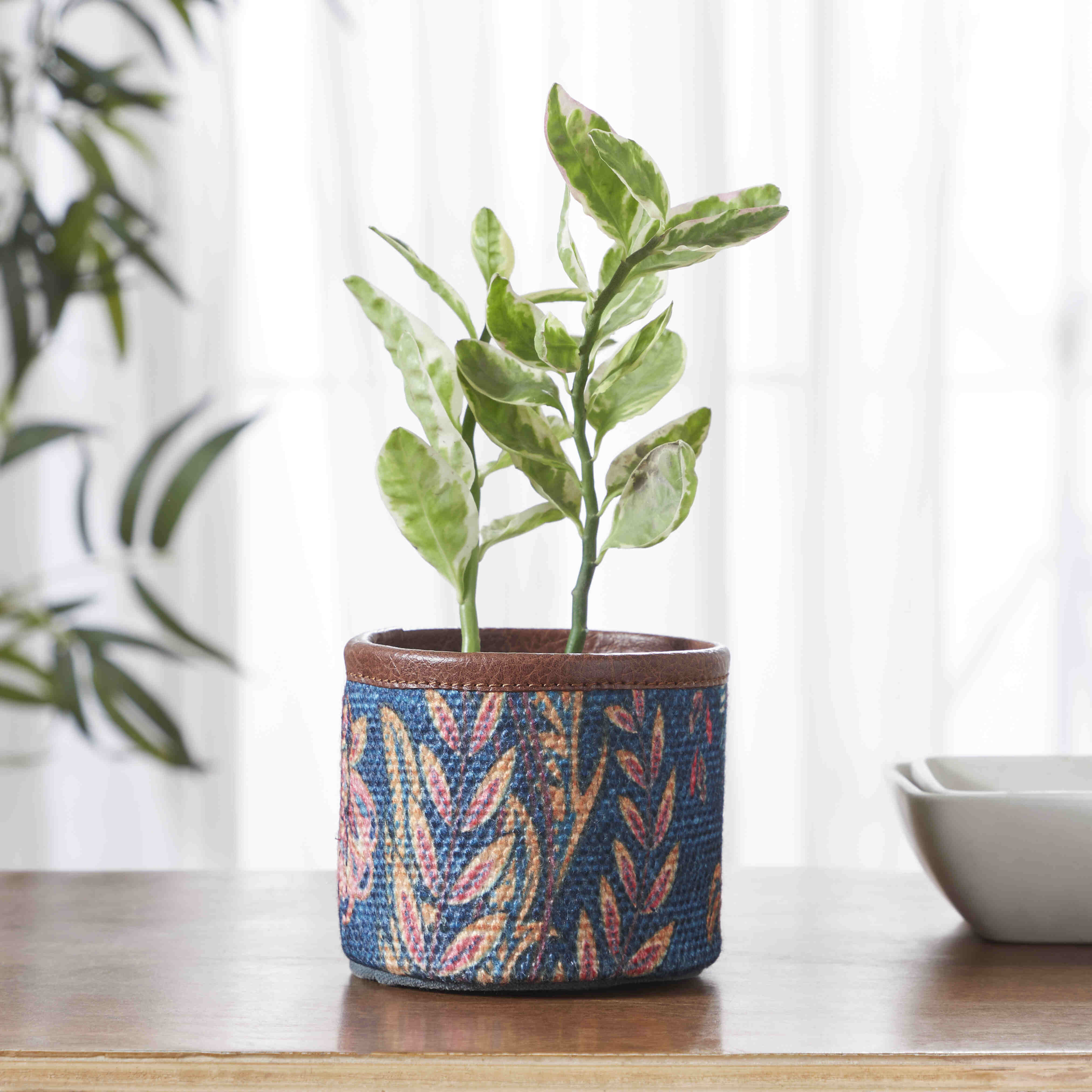 Mona B - Amelia Planter Small